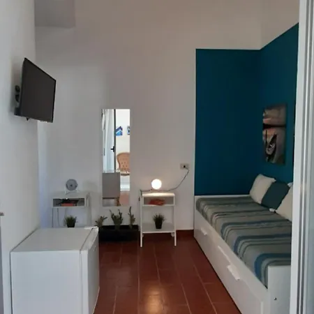 Retro Guest house *