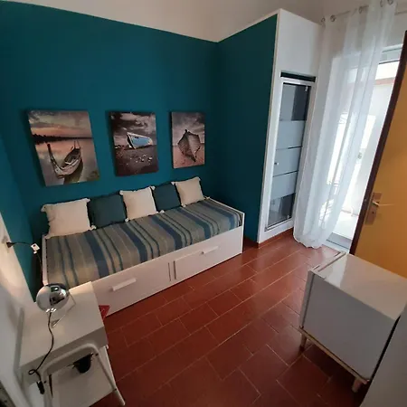 Retro Guest house *