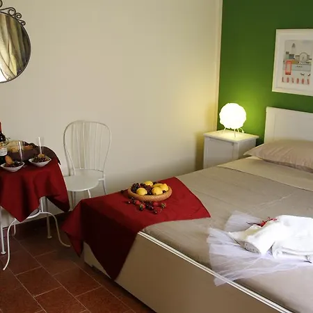 Retro Guest house *