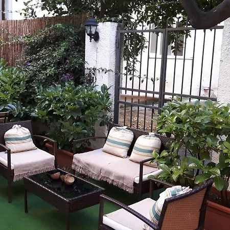 Retro Guest house